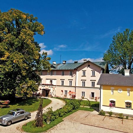 Schlosshotel Zamek Zdíkov エクステリア 写真