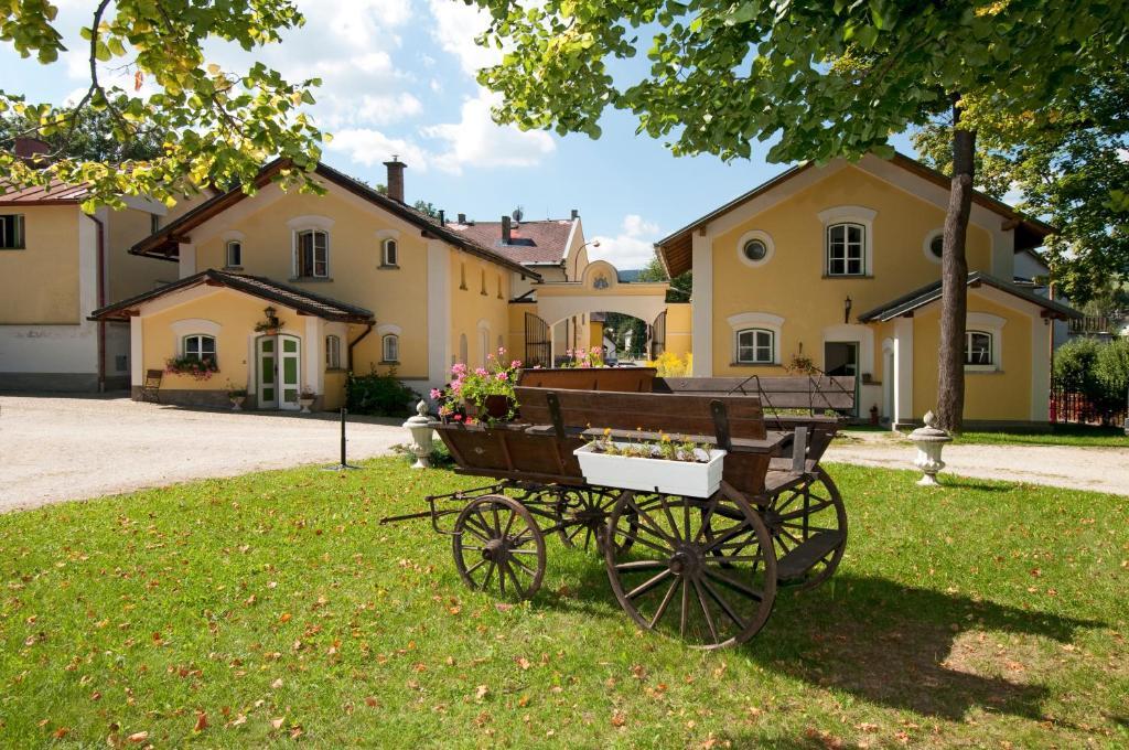 Schlosshotel Zamek Zdíkov エクステリア 写真